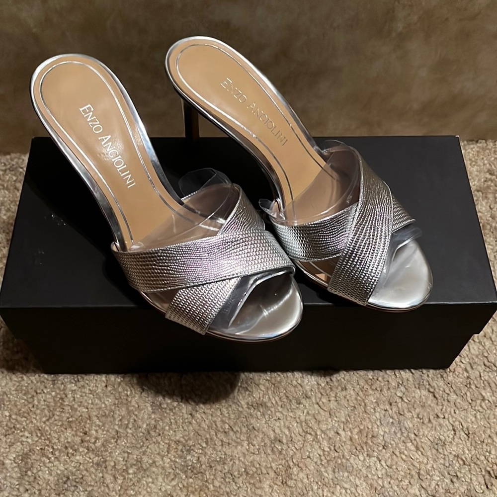 Enzo angiolini Silver heels